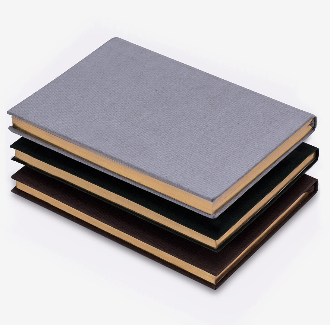 gilt-edging-1 Set of three notebooks with gold gilt edging